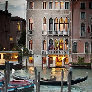 4* Hotel Pesaro Palace